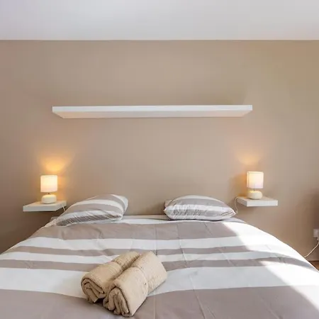 Le Chaleureux, 68M2, 6 Personnes, 3 Chambres, Avec Climatisation 公寓 *