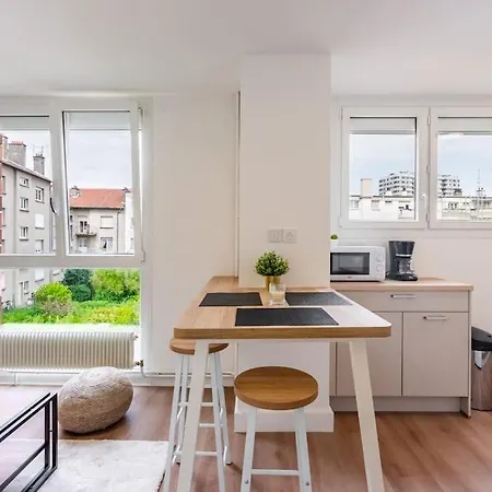Le Chaleureux, 68M2, 6 Personnes, 3 Chambres, Avec Climatisation 公寓