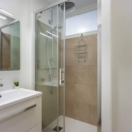 Le Chaleureux, 68M2, 6 Personnes, 3 Chambres, Avec Climatisation 南锡