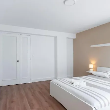 Le Chaleureux, 68M2, 6 Personnes, 3 Chambres, Avec Climatisation 公寓 *