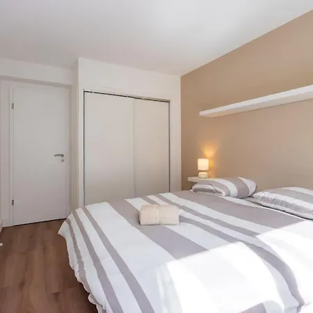 Le Chaleureux, 68M2, 6 Personnes, 3 Chambres, Avec Climatisation 公寓 南锡